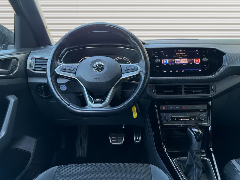 Fahrzeugabbildung T-Cross PDC+Kamera Navi Bild 7 von 20