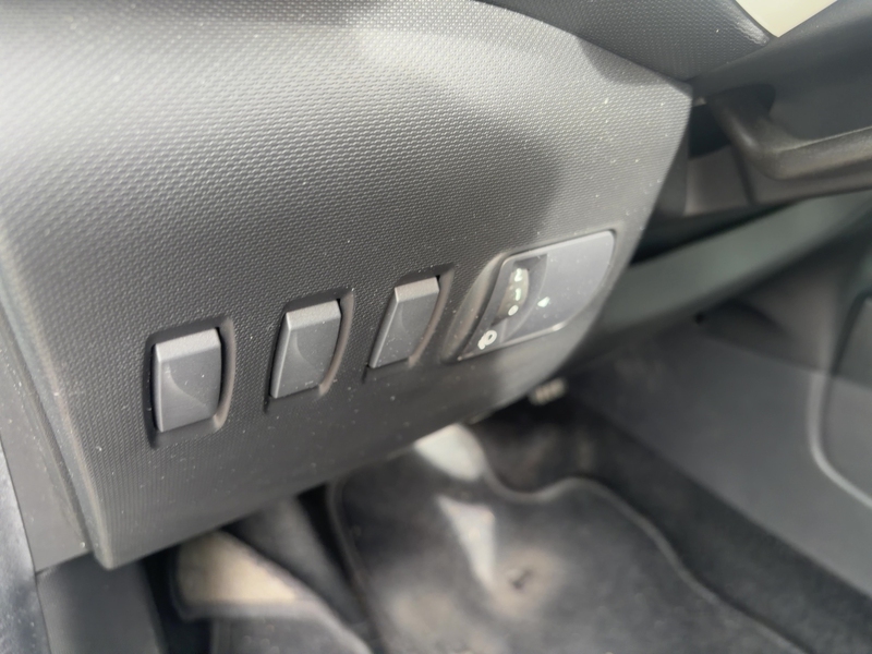 Fahrzeugabbildung Twingo Intens SCe 75 S Bild 10 von 20