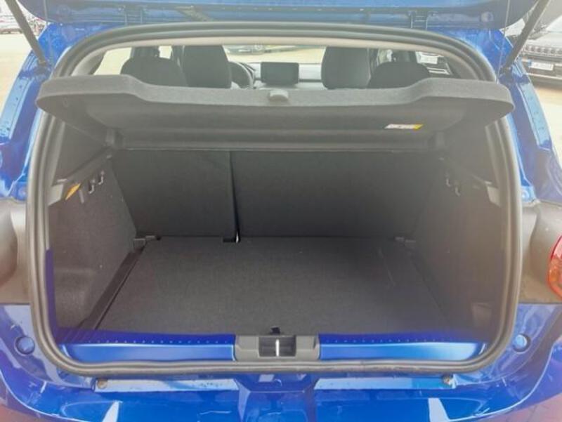 Fahrzeugabbildung Sandero Stepway Expression TCe 90 Bild 6 von 12