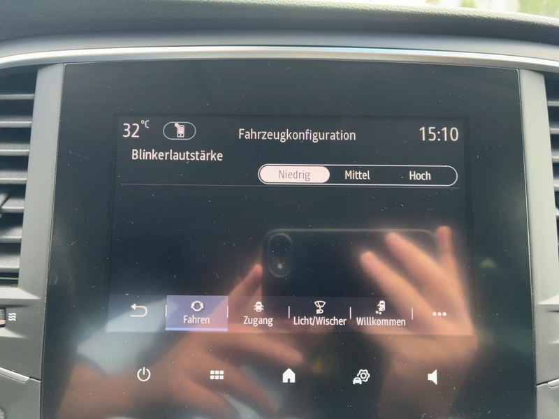 Fahrzeugabbildung Megane ++Navi++ Bild 49 von 50