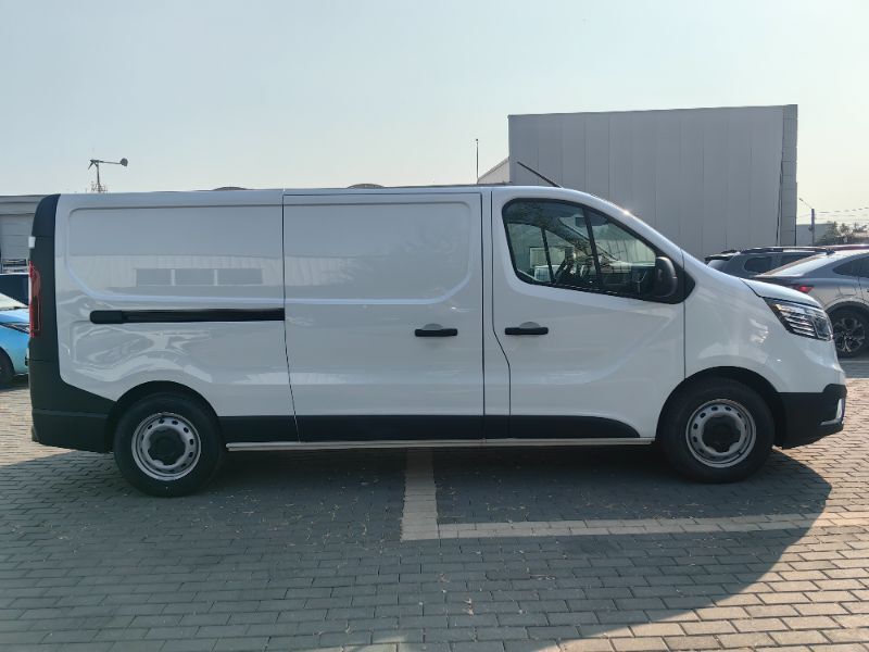 RENAULT Trafic 2025 — imagine 4