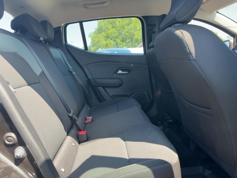 Fahrzeugabbildung Sandero Stepway Extreme TCe 110 Bild 8 von 26