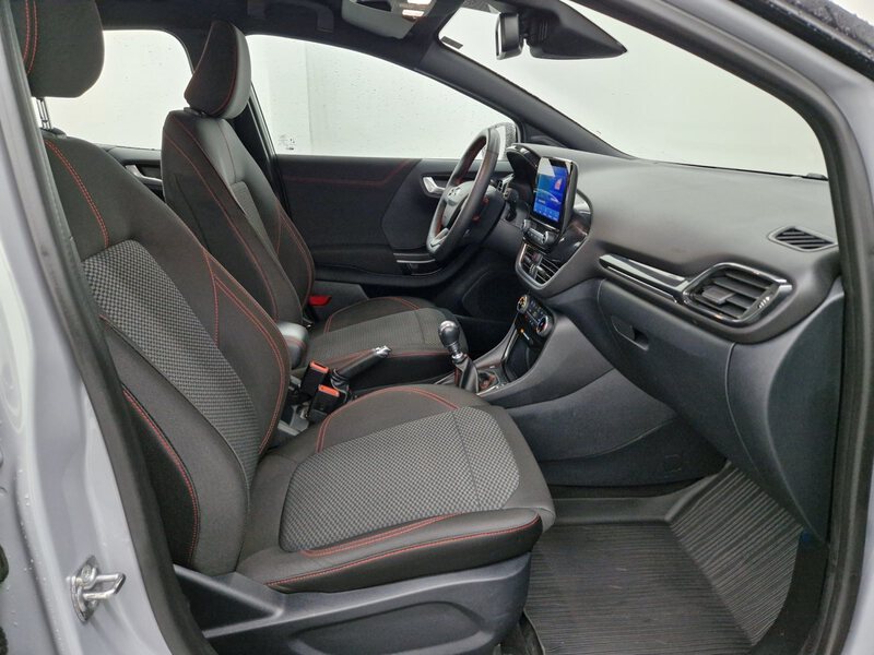 Fahrzeugabbildung Puma 1.0 EcoBoost MHEV ST-Line Winterpaket Bild 12 von 32