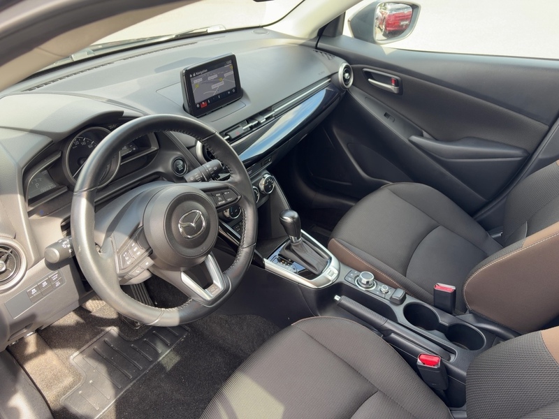 Fahrzeugabbildung 2 1.5 Skyactiv-G 90 Exclusive-Line Automatik Bild 14 von 15