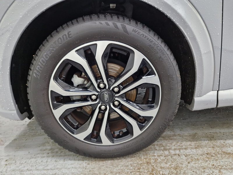 Fahrzeugabbildung Puma 1.0 EcoBoost MHEV ST-Line Winterpaket Bild 7 von 32