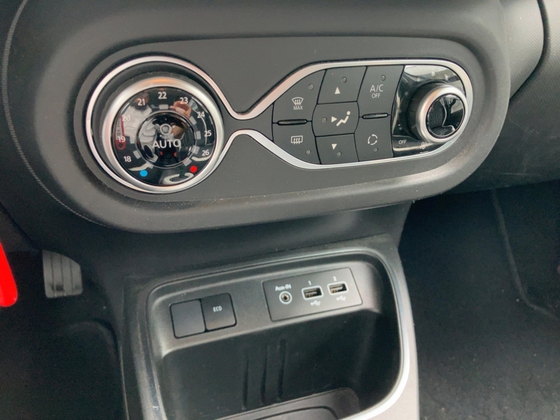 Fahrzeugabbildung Twingo Electric Bild 14 von 18
