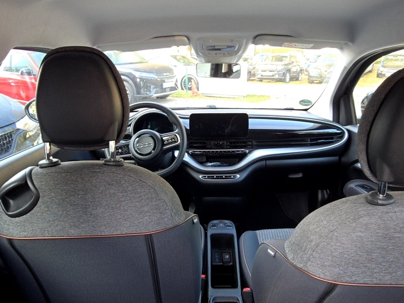 Fahrzeugabbildung 500e Icon Carplay Klimaautomatik Bild 8 von 18