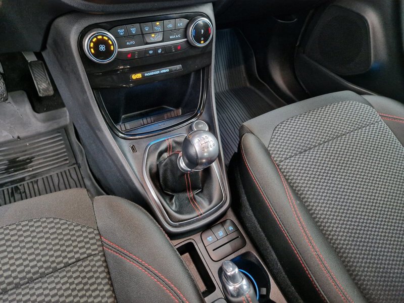 Fahrzeugabbildung Puma 1.0 EcoBoost MHEV ST-Line Winterpaket Bild 20 von 32