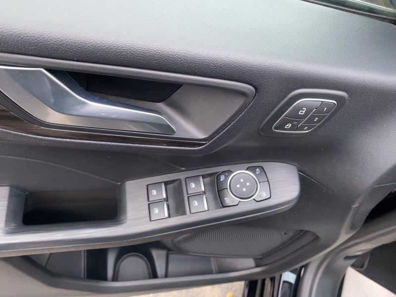 Fahrzeugabbildung Kuga VIGNALE 1.5T 150PS FWD Bild 13 von 20
