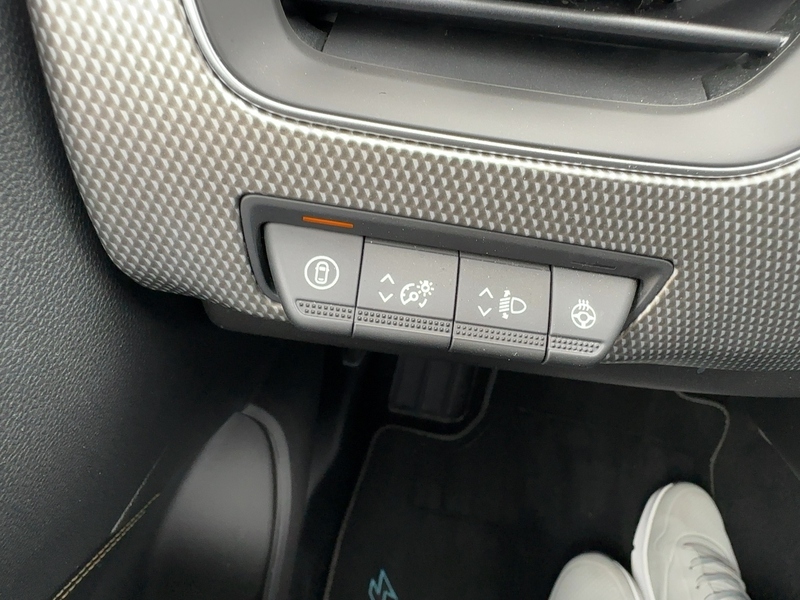 Fahrzeugabbildung Arkana TECHNO Mild Hybrid 140*KAMERA*LRHZ*SHZ*GJR* Bild 15 von 15