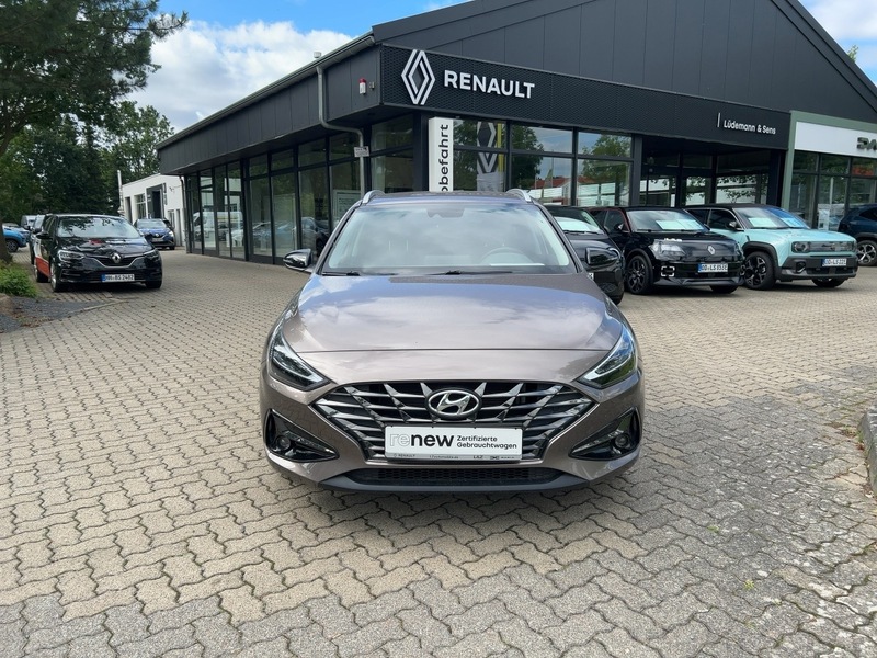 Fahrzeugabbildung i30 Kombi Edition 30 *Navi,Klima,PDC,SHZ* Bild 6 von 15