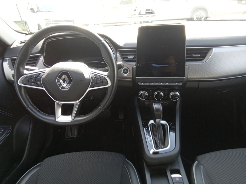Fahrzeugabbildung Arkana TECHNO E-TECH Hybrid 145 Bild 8 von 15