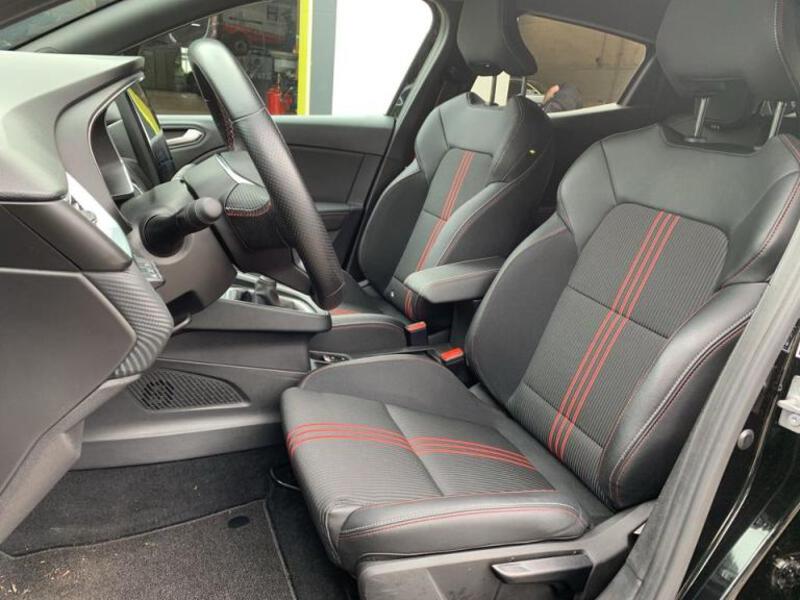 Fahrzeugabbildung Clio R.S. Line Bild 9 von 15