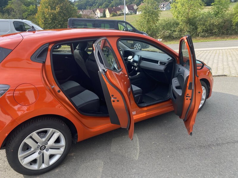 Fahrzeugabbildung Clio SCe 65 Bild 9 von 16