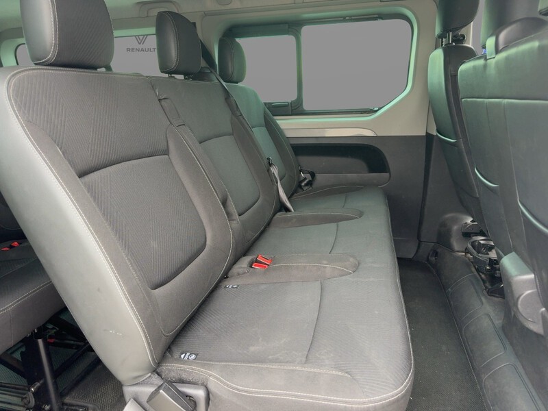 Fahrzeugabbildung Trafic +9-Sitz+Auto Bild 7 von 10