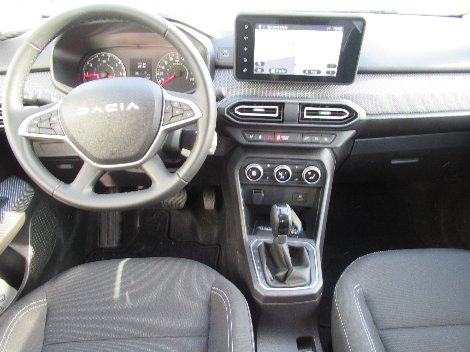 Dacia Logan – Bild 6