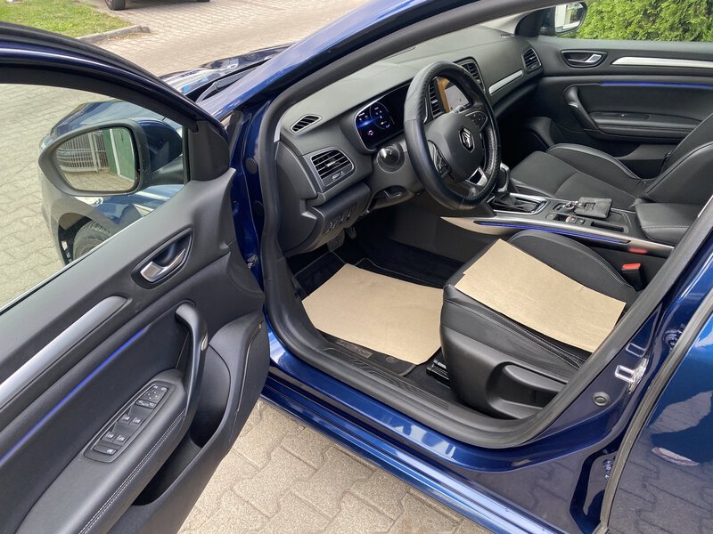 Fahrzeugabbildung Megane Grandtour INTENS E-TECH PLUG-IN 160 Bild 10 von 19