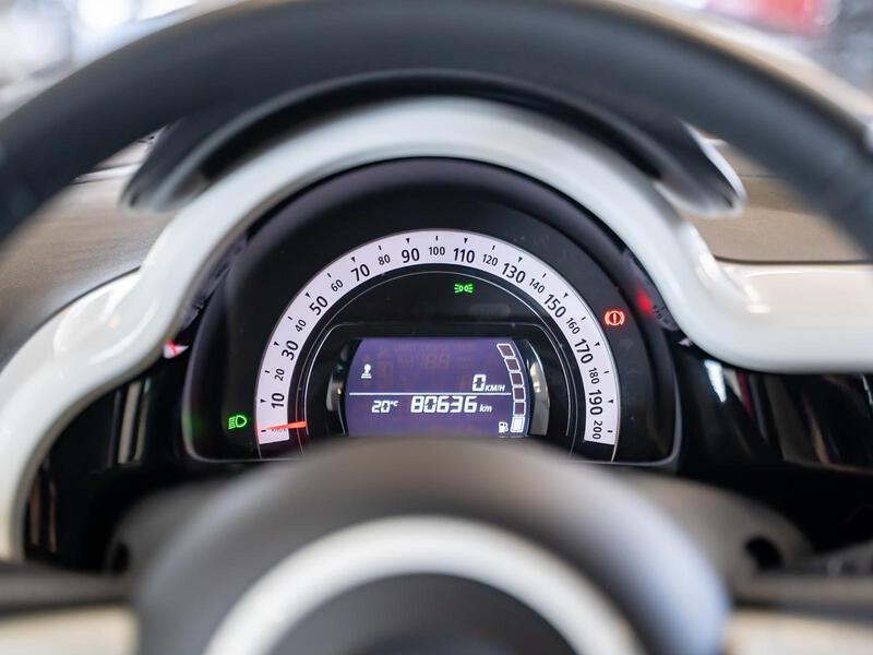 Fahrzeugabbildung Twingo Kamera+AppleCarPlay Bild 11 von 15