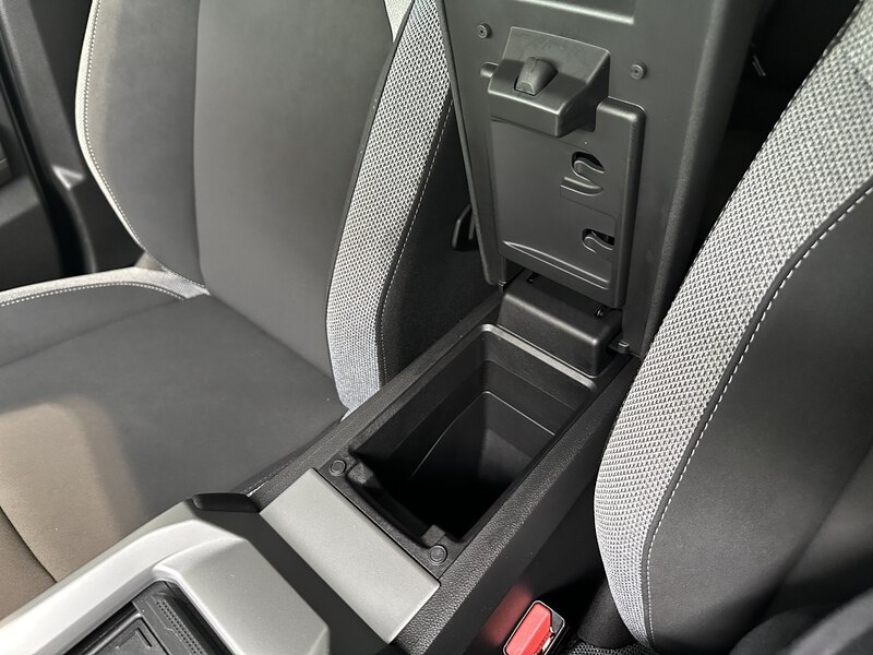 Fahrzeugabbildung Bigster Journey HYBRID 155 Bild 50 von 50