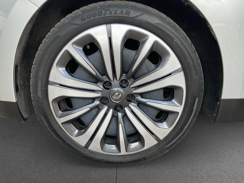Fahrzeugabbildung Grand Scenic Scenic IV 1.7 BLUE dCi 120 Grand Business Bild 16 von 17