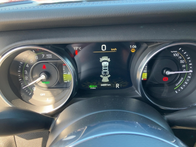 Fahrzeugabbildung Wrangler 4x4 Automatik, Carplay Bild 17 von 20