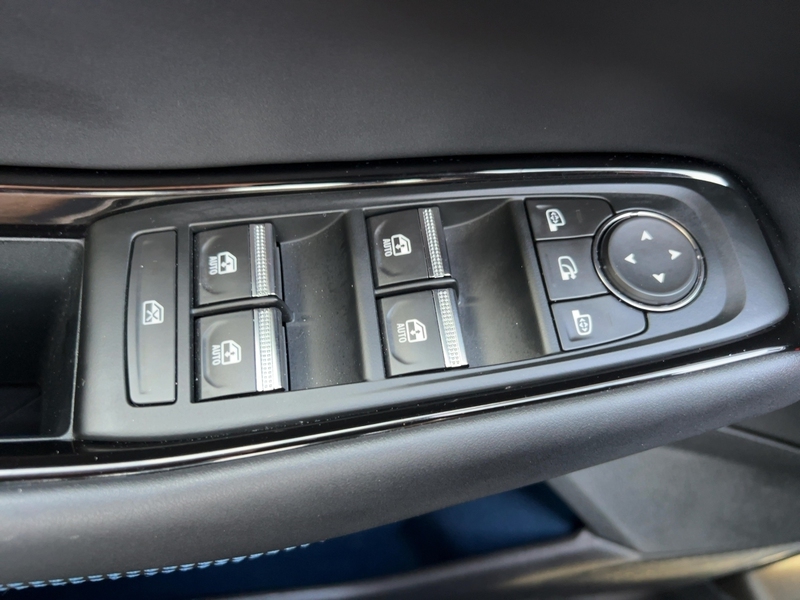 Fahrzeugabbildung Rafale 1.2 Plug-in Hybrid Atelier Alpine 300 Bild 15 von 30
