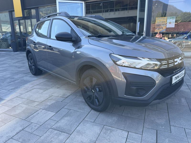 Fahrzeugabbildung Sandero III Stepway Essential TCe 90 Bild 3 von 19