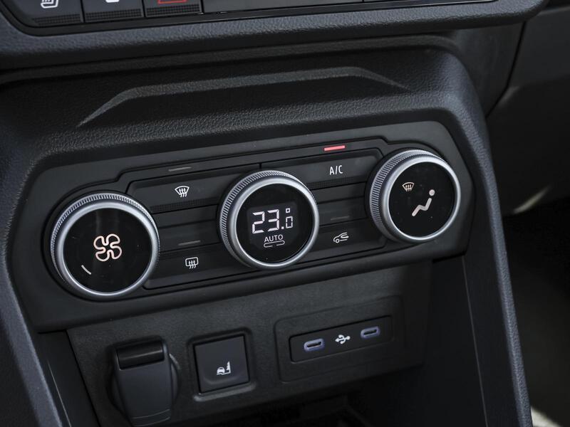 Fahrzeugabbildung Sandero NAVI SHZ BT Bild 11 von 15