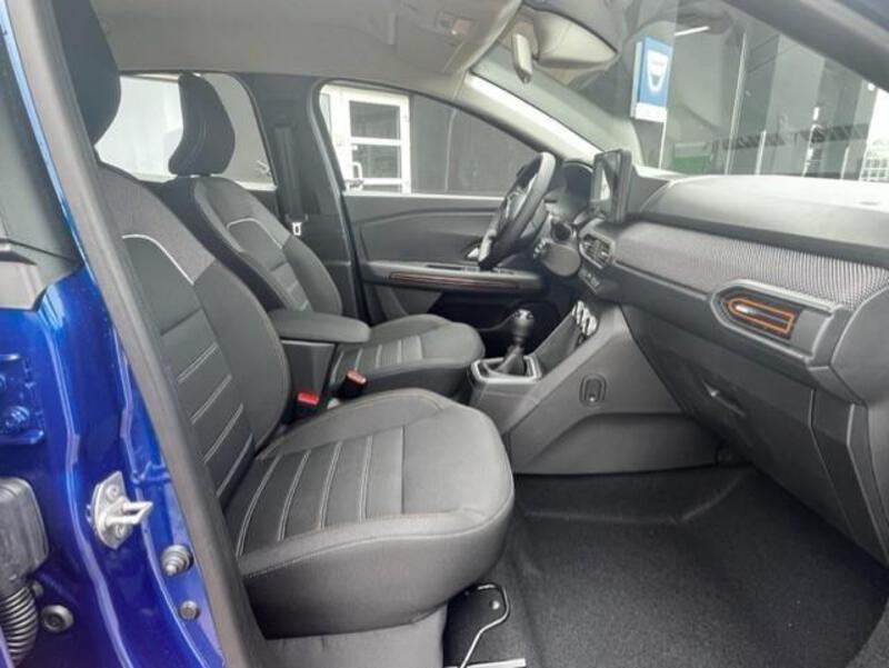 Fahrzeugabbildung Sandero Stepway Expression TCe 90 Bild 8 von 12