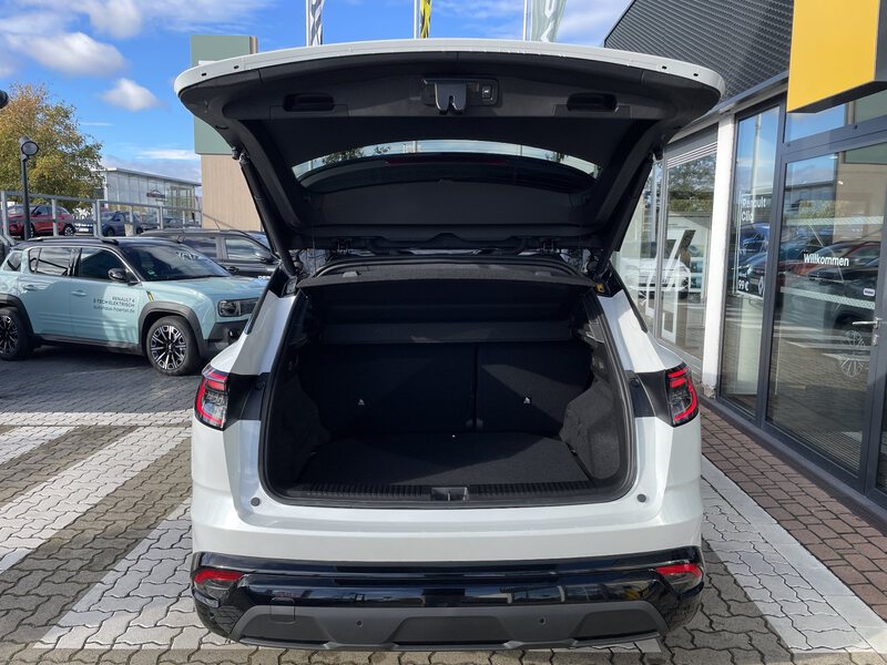 Fahrzeugabbildung Austral Esprit Alpine Full Hybrid E-Tech 200 Bild 32 von 42