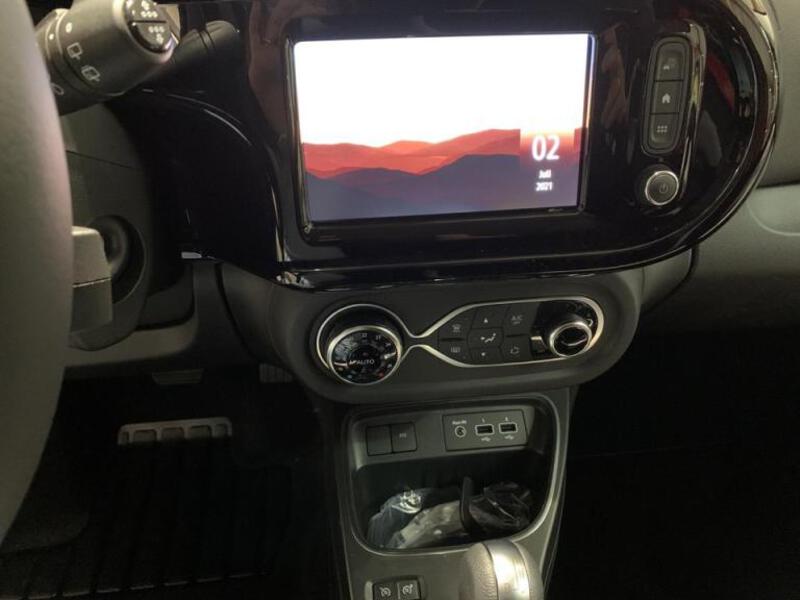 Fahrzeugabbildung Twingo Intens Bild 12 von 15