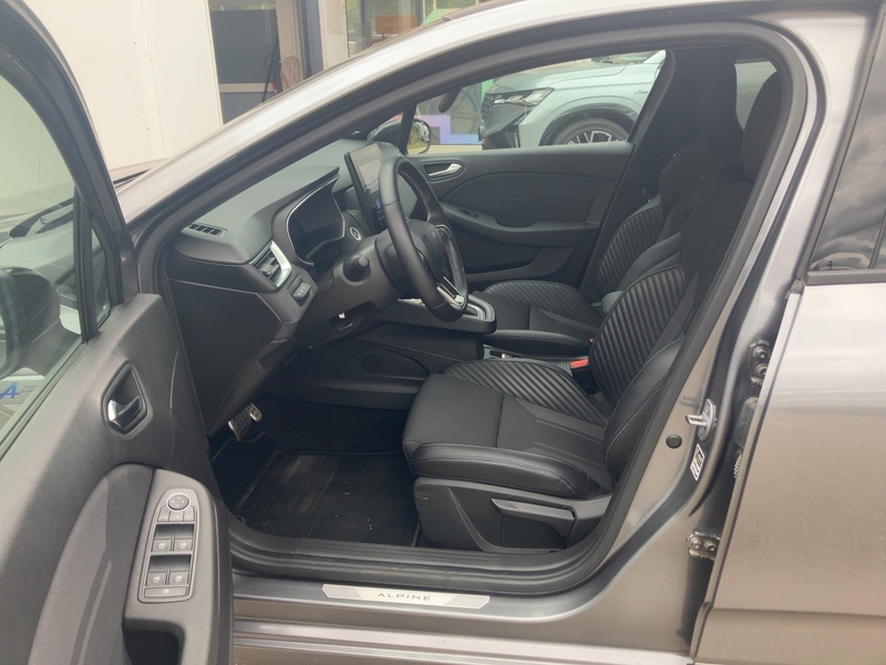 Fahrzeugabbildung Clio Esprit Alpine 145 Automatik Hybrid|360 Cam Bild 7 von 20