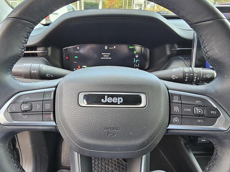 Fahrzeugabbildung Compass 1.3 PHEV S Allrad *CarPlay*Kamera*Leder* Bild 13 von 16