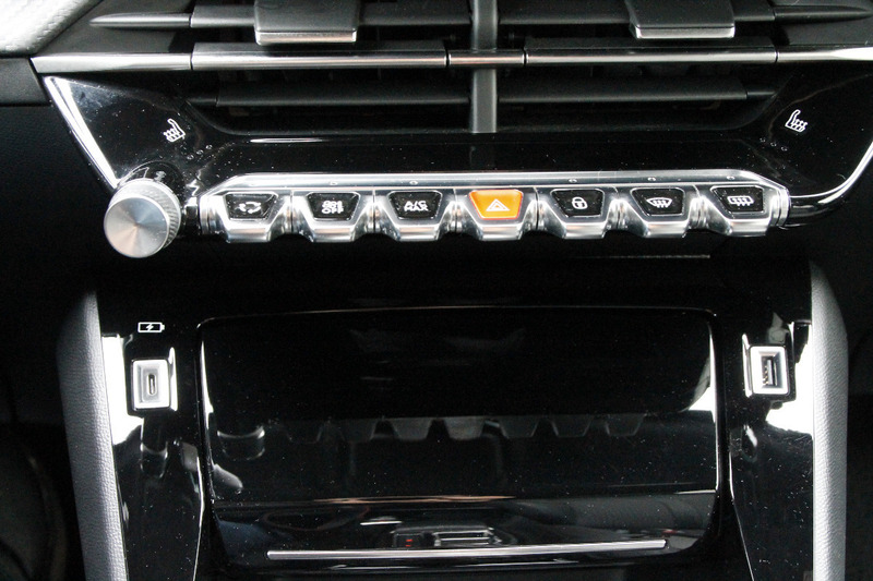Fahrzeugabbildung e-2008 GT (MJ E0) Bild 12 von 22