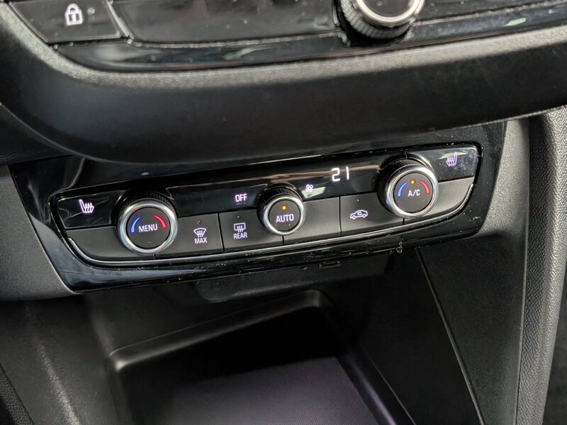 Fahrzeugabbildung Corsa 1.5 CDTI Elegance Kamera LED Bild 18 von 37
