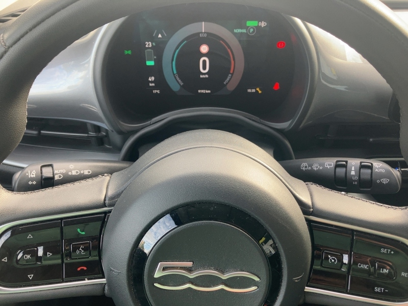 Fahrzeugabbildung 500e Elektro 42kWh 118PS Automatik Klimaautom. Bild 14 von 20