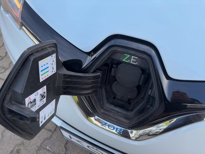 Fahrzeugabbildung Zoe |KLIMA|DAB+|USB| Bild 20 von 20