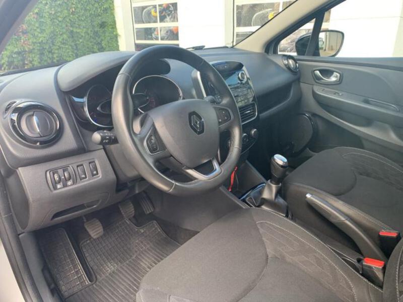 Fahrzeugabbildung Clio Limited Bild 10 von 15