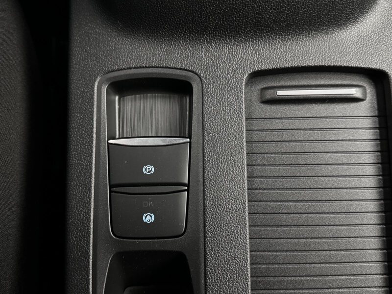 Fahrzeugabbildung Kuga 1.5 EcoBoost ST-Line Allwetterreifen Bild 19 von 40