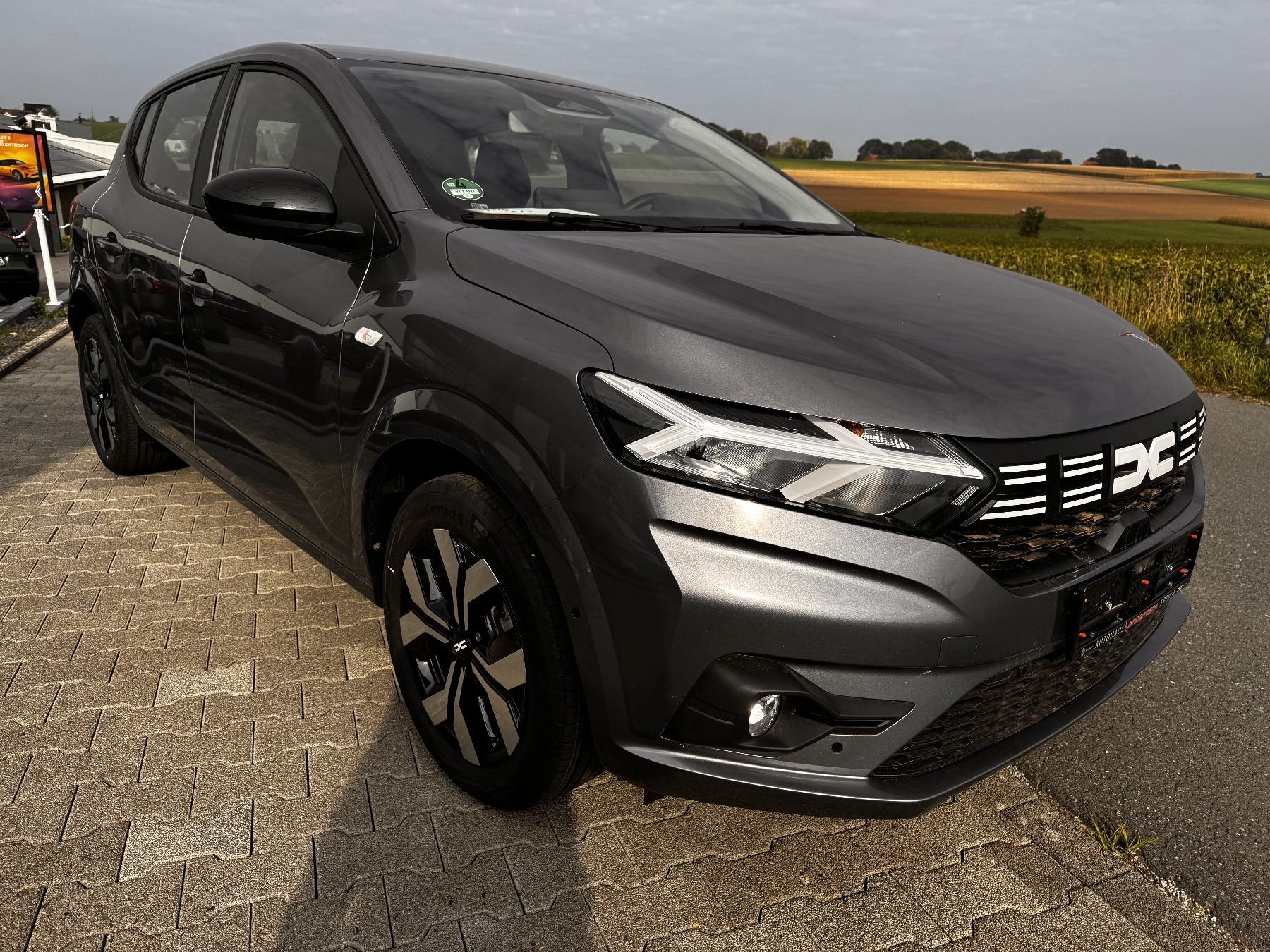 Dacia Sandero – Bild 7