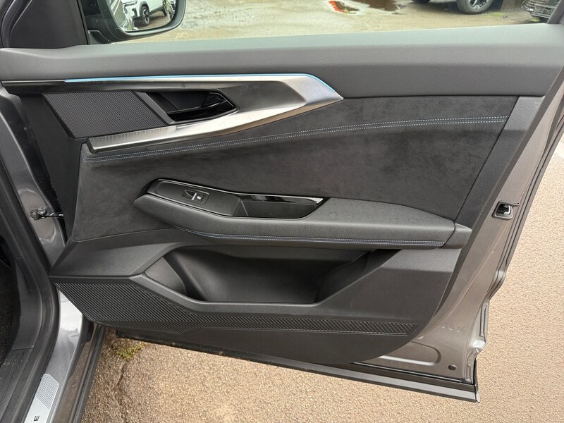 Fahrzeugabbildung Austral Techno Esprit Alpine E-Tech Full Hybrid 200 Bild 17 von 17