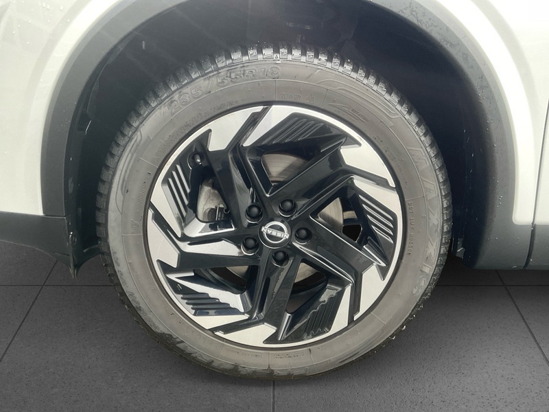 Fahrzeugabbildung Qashqai 1.3DIG-T N-Connecta /Sitzh./Navi/Kamera Bild 16 von 17