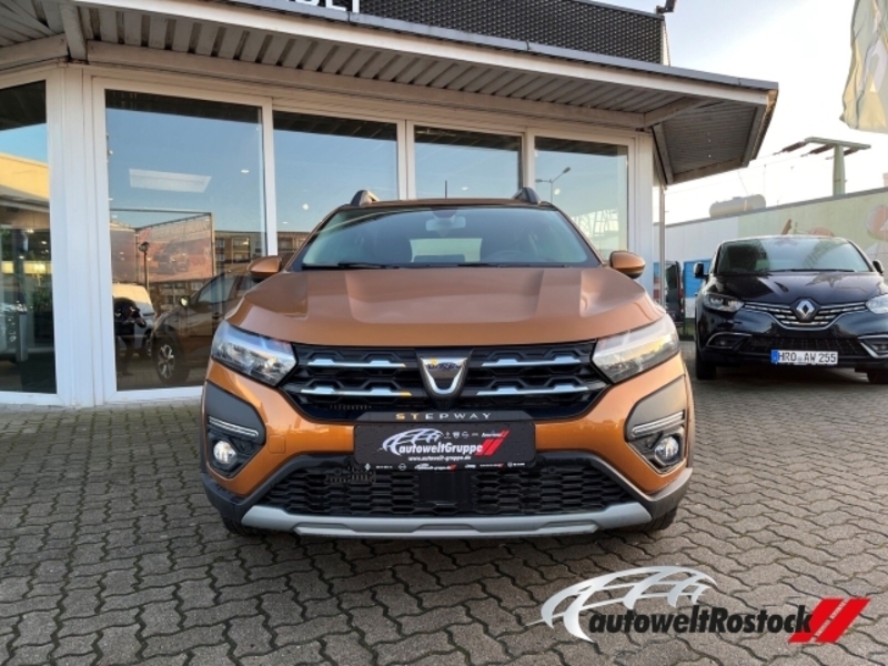 Fahrzeugabbildung Sandero Stepway Comfort TCe 100 ECO-G Bild 2 von 15