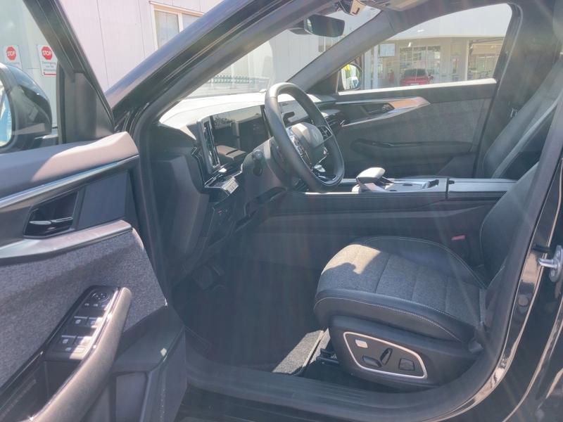 Fahrzeugabbildung Espace VI Techno 1.2 E-TECH Full Hybrid 200 7-Sz Bild 8 von 15