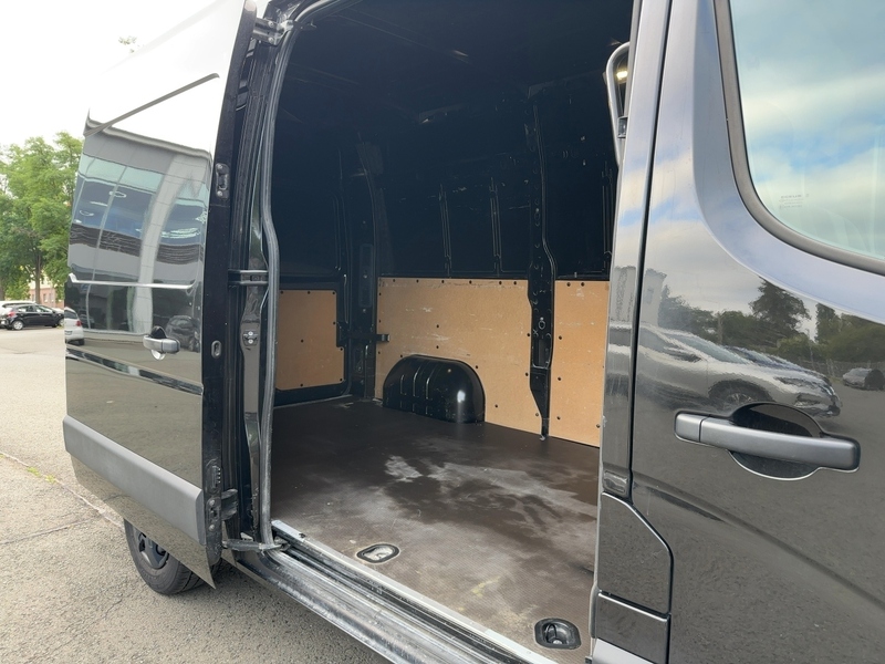 Fahrzeugabbildung Interstar AHK Bild 12 von 15