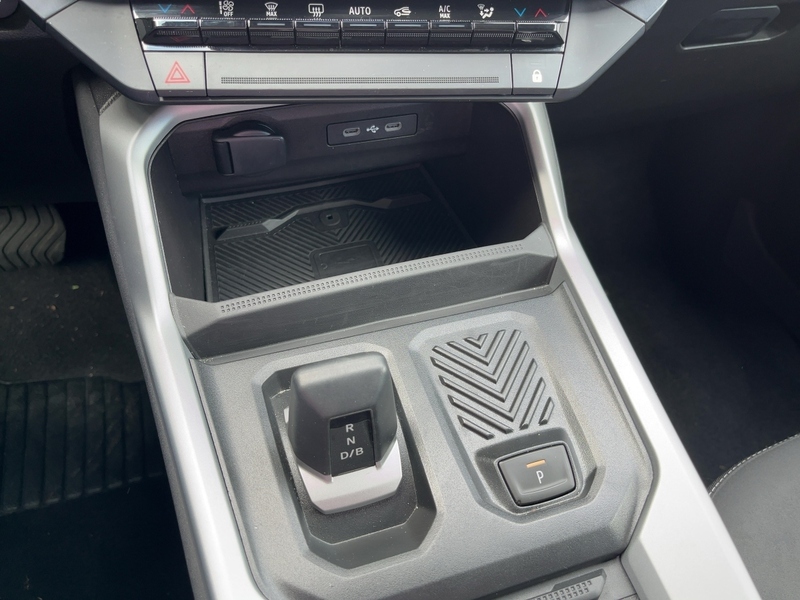 Fahrzeugabbildung Bigster Journey HYBRID 155+GJR+CARPLAY+SHZG+KAMERA+LED+ Bild 15 von 15