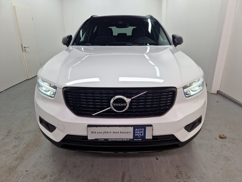 Fahrzeugabbildung XC40 R-Design Automatik SHZ LED Bild 6 von 27