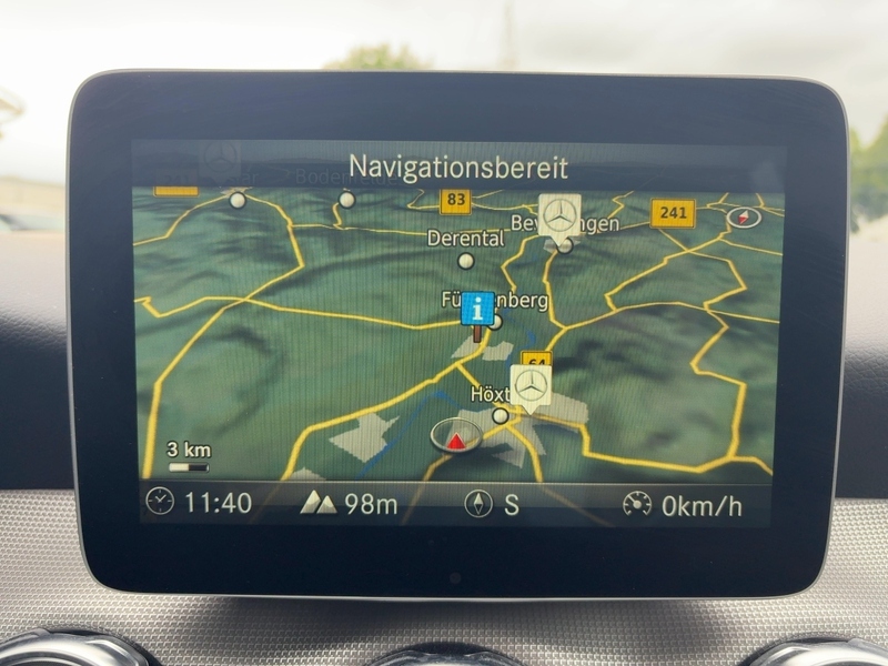 Fahrzeugabbildung GLA 180 *AHK*Navi* Bild 12 von 21