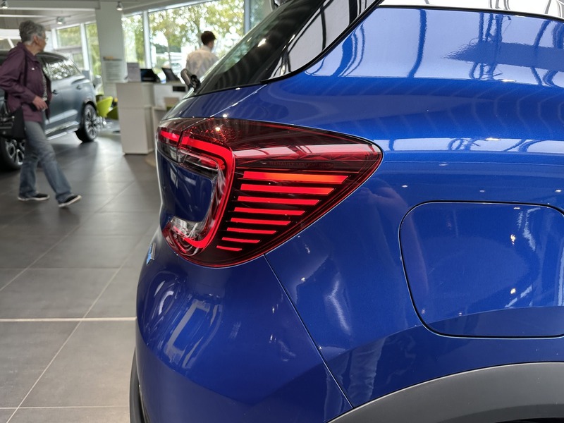 Fahrzeugabbildung Captur INTENS E-TECH Plug-in 160  Bild 17 von 50