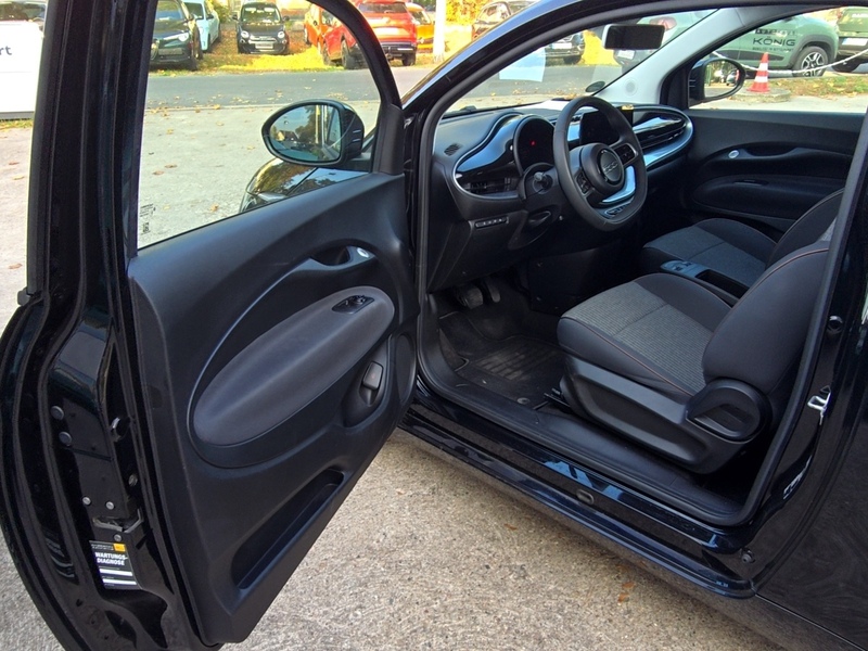 Fahrzeugabbildung 500e Icon Carplay Klimaautomatik Bild 12 von 18